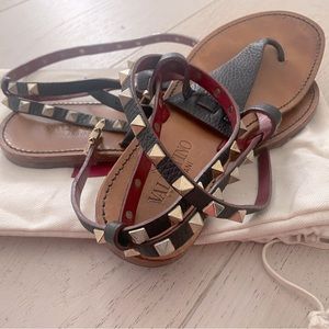 Valentino Garavani Rockstud sandal in laminated nappa leather.